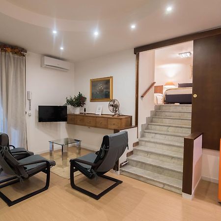 La Residenza Napoli Chiaia Short Let Apartment Superior Via Chiaia 82 Eksteriør billede