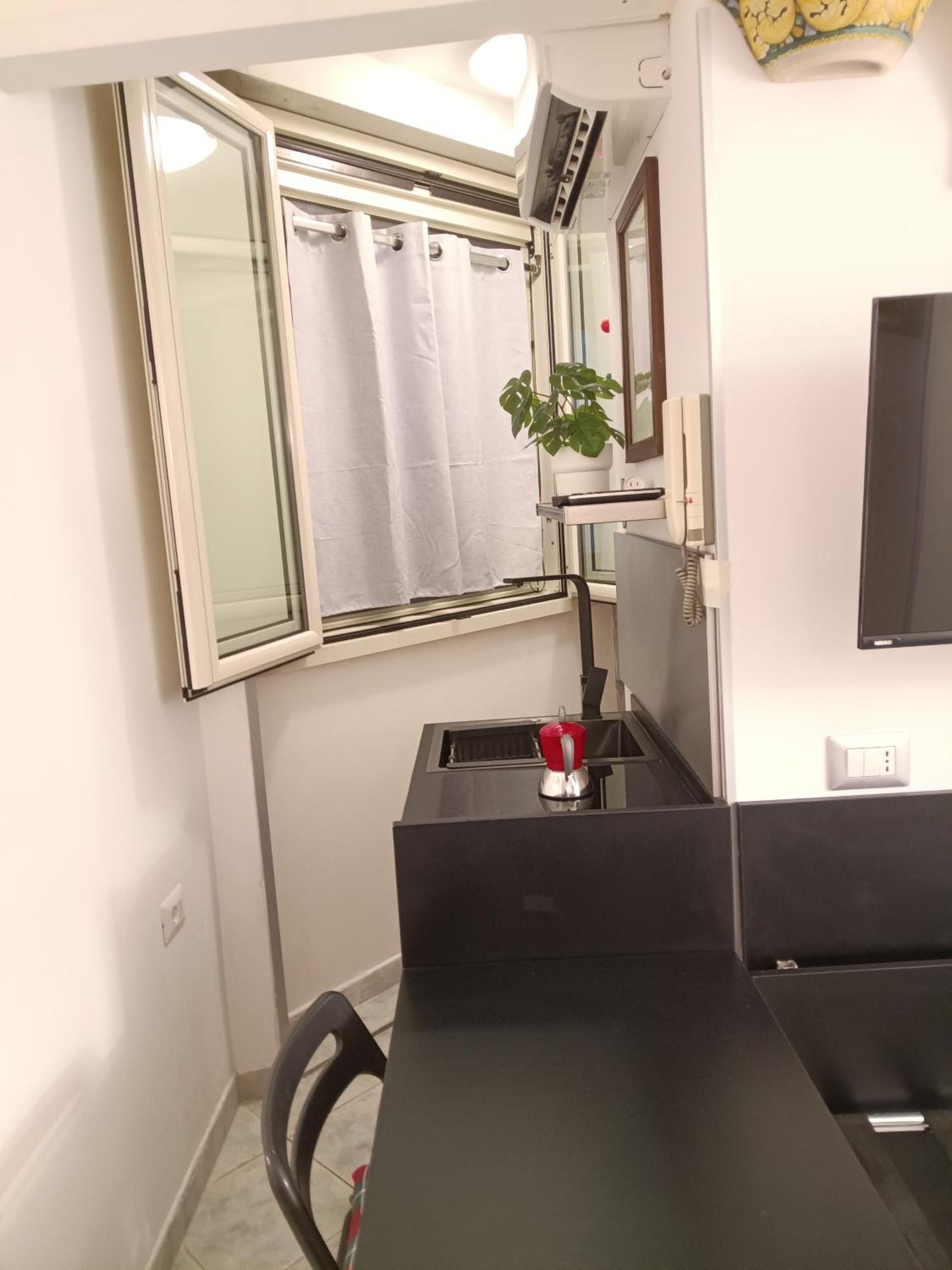 La Residenza Napoli Chiaia Short Let Apartment Superior Via Chiaia 82 Eksteriør billede