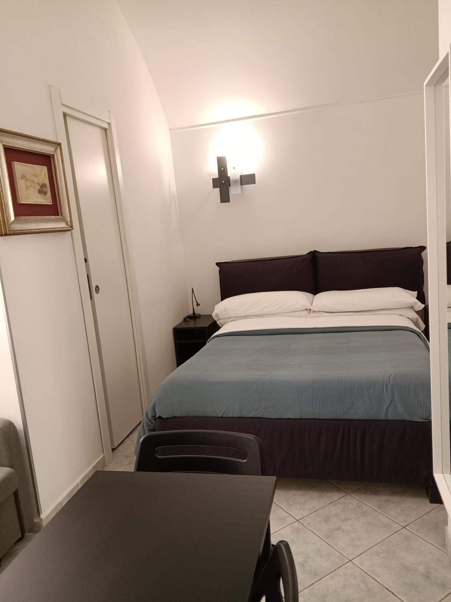 La Residenza Napoli Chiaia Short Let Apartment Superior Via Chiaia 82 Eksteriør billede