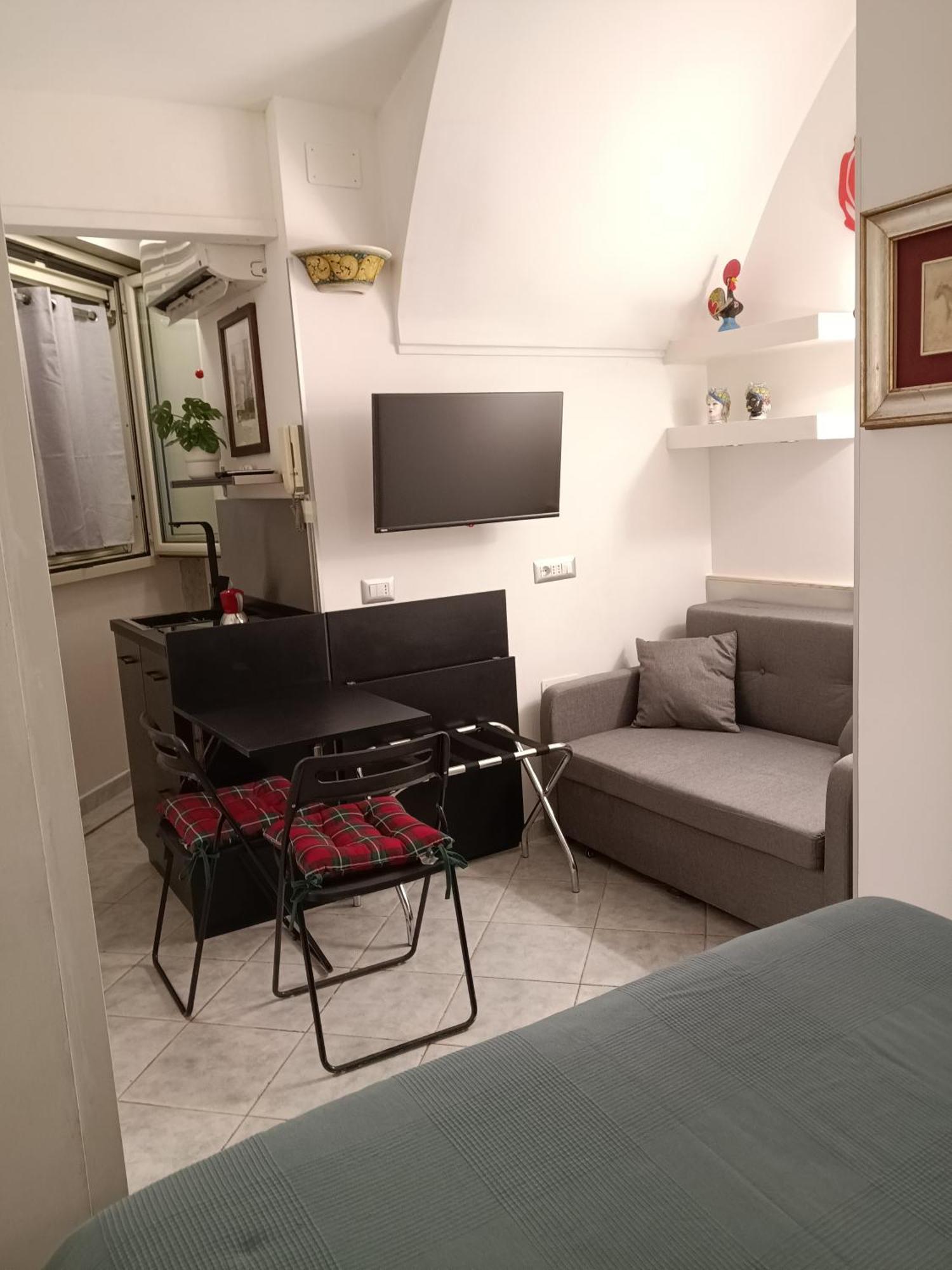 La Residenza Napoli Chiaia Short Let Apartment Superior Via Chiaia 82 Eksteriør billede