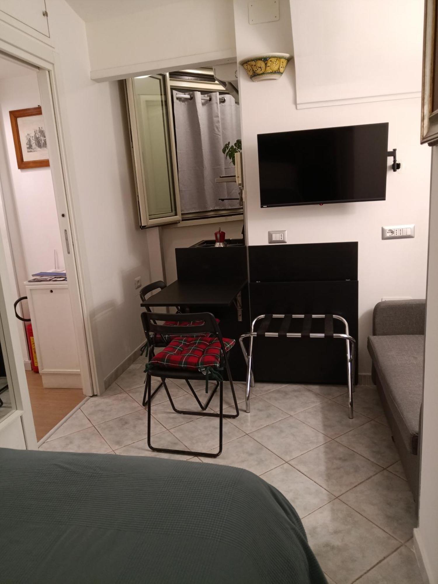 La Residenza Napoli Chiaia Short Let Apartment Superior Via Chiaia 82 Eksteriør billede